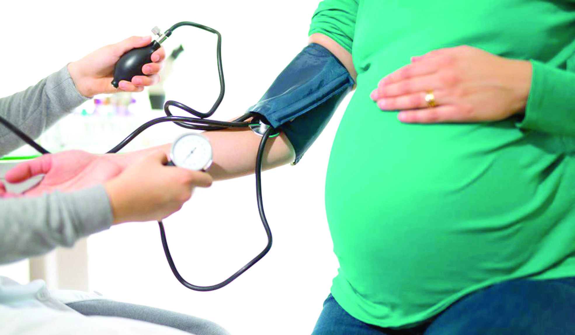 دراسة أمريكية: ارتباط ارتفاع ضغط الدم أثناء الحمل بخطر الإصابة بأمراض القلب