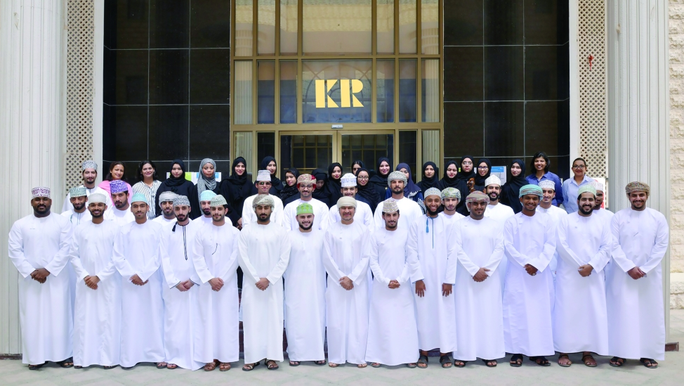 42 منتسباً ينضمون لبرنامج «كيمجي» للإدارة والتدريب