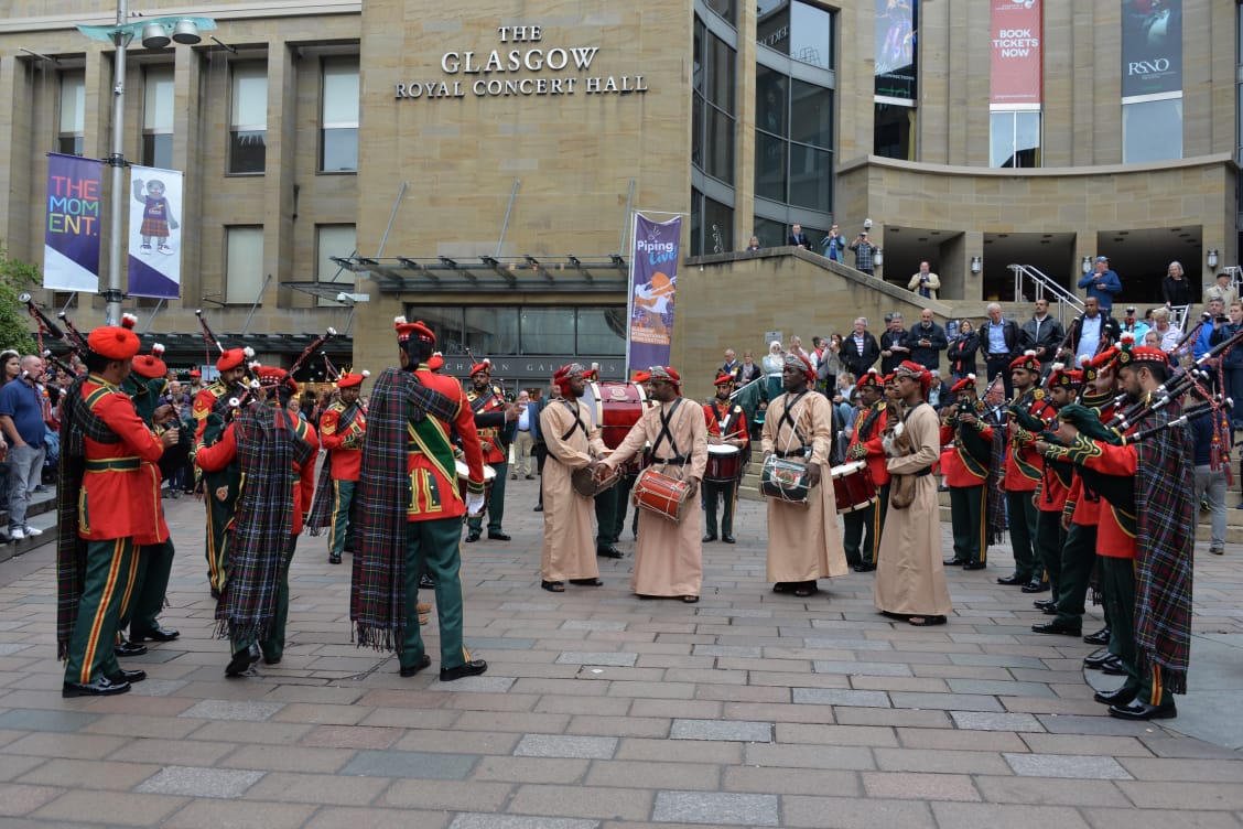موسيقى الجيش السلطاني تحيي حفلا ترفيهيا في اسكتلندا
