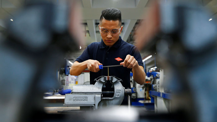 Afghans, Syrians help German firms fill training vacancies