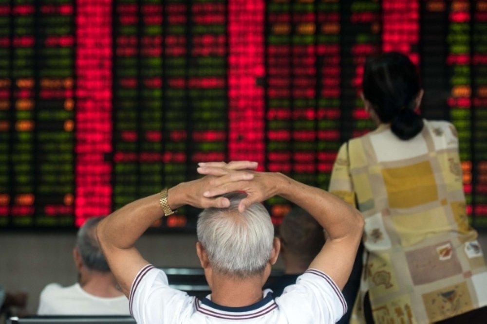 China shares plunge on Trump's call for higher import tariffs