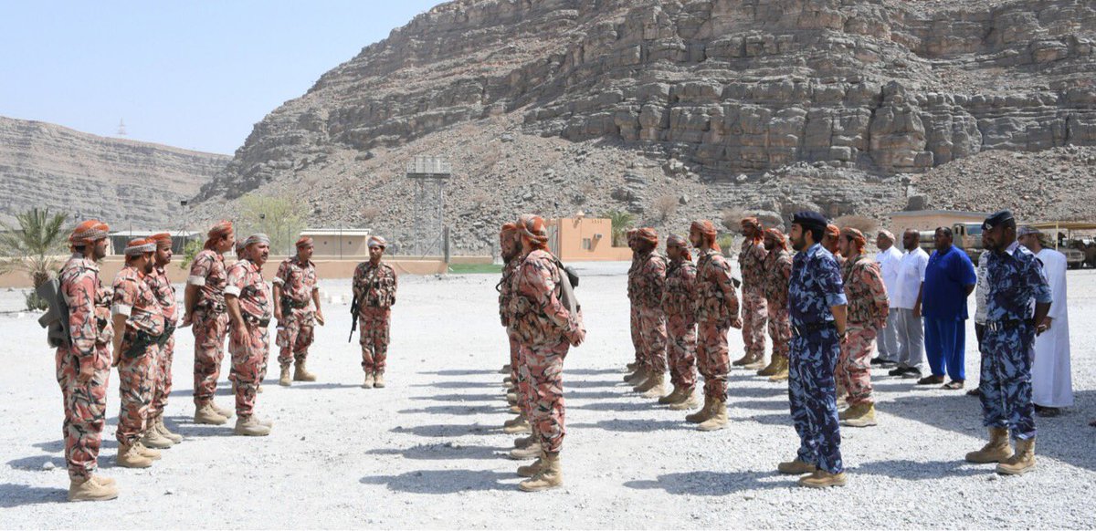 هؤلاء يقضون أيام العيد في مواقع الواجب .. التوجيه المعنوي يقدم لهم التهاني