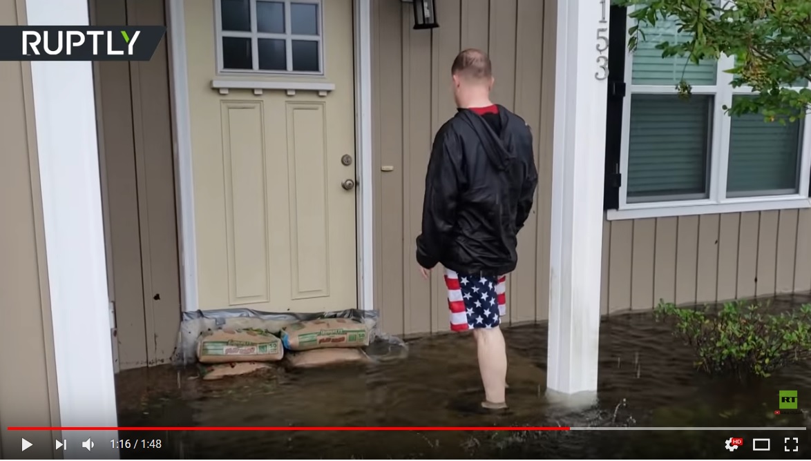 شاهد بالفيديو.. "فلورنس" إعصار مدمر يودي بحياة 11 أمريكيا