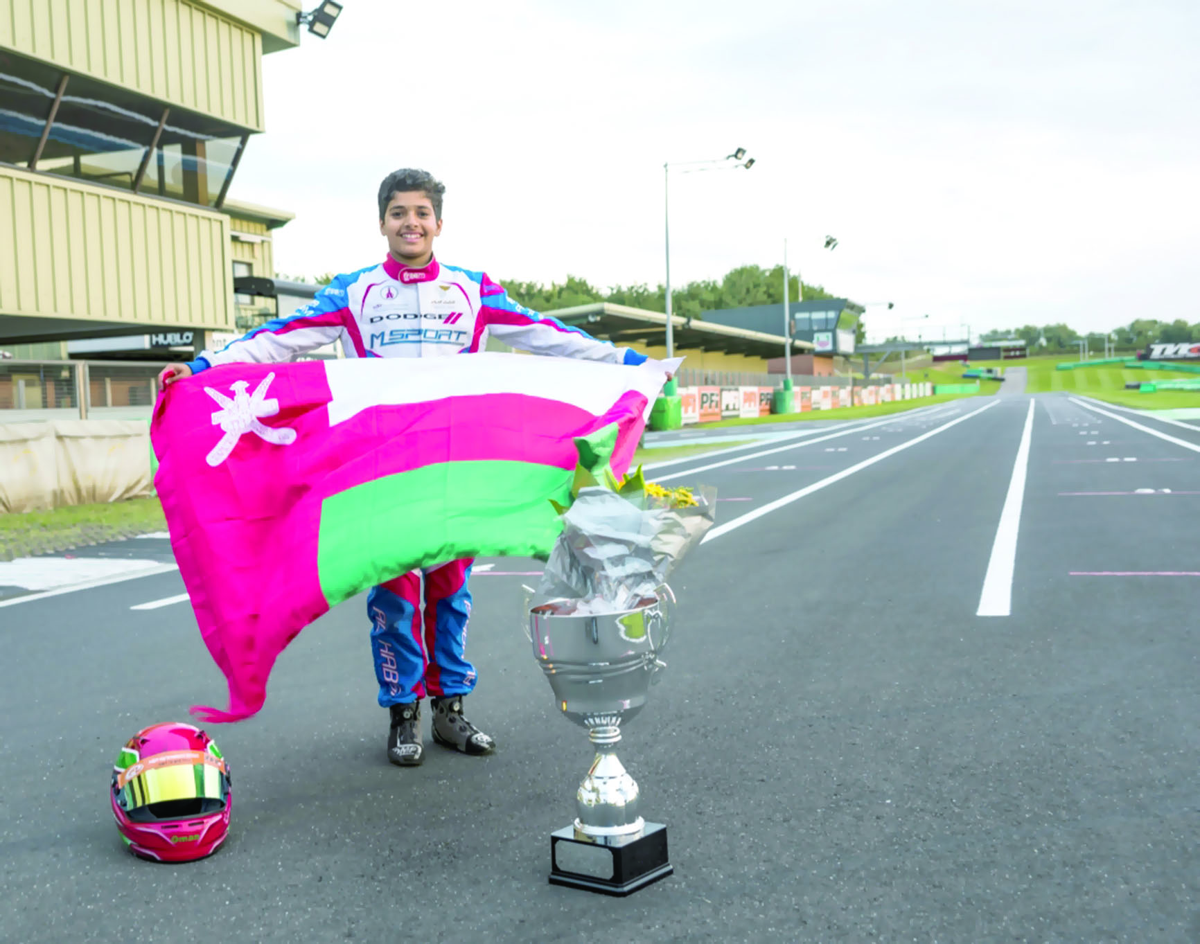 والد شهاب الحبسي
أحمد الحبسي: نجلي بحاجة للدعم في السباقات الخارجية للسيارات