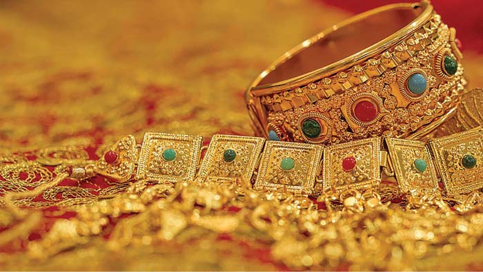 Jewellers in Oman pitch for gold sale
