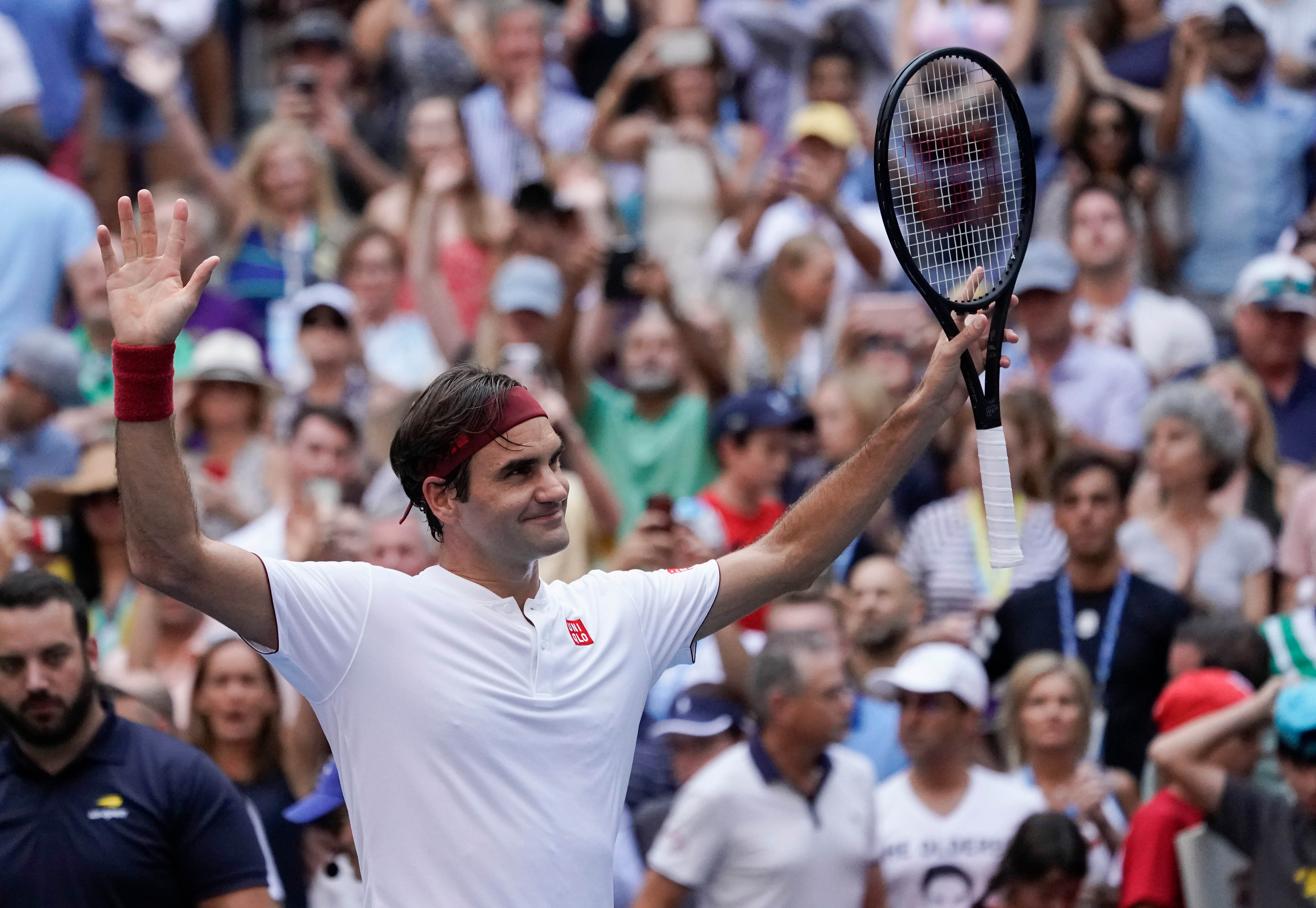 Tennis: Federer hands Kyrgios U.S. Open masterclass