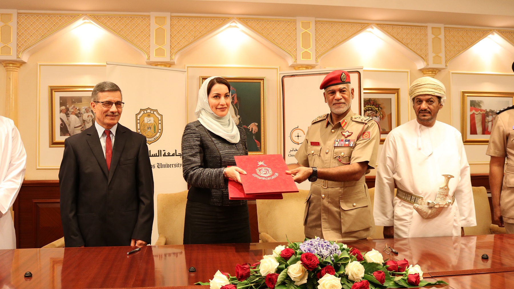 توقيع برنامج تعاون بين جامعة السلطان قابوس والشركة العمانية لإنتاج الذخائر