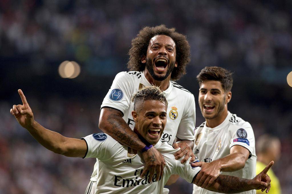 في ظهوره الأول مع ريال مدريد.. ماريانو دياز يكرم الرقم 7