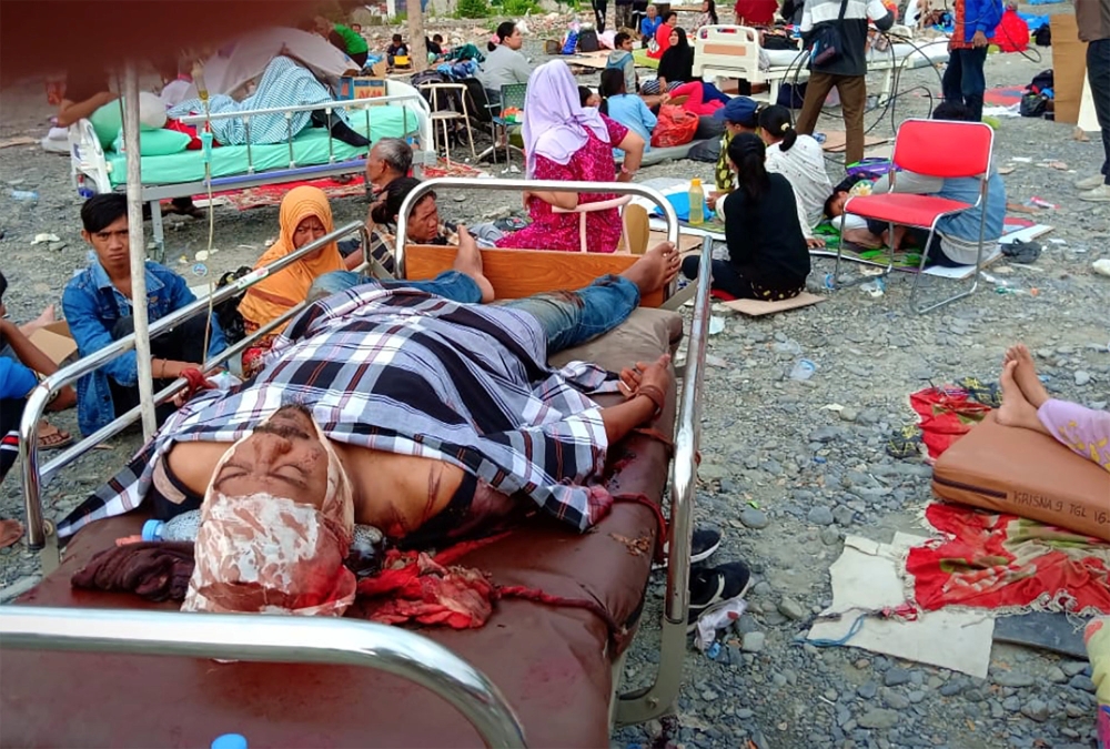 حصيلة جديدة لزلزال وتسونامي إندونيسيا.. 384 قتيلا