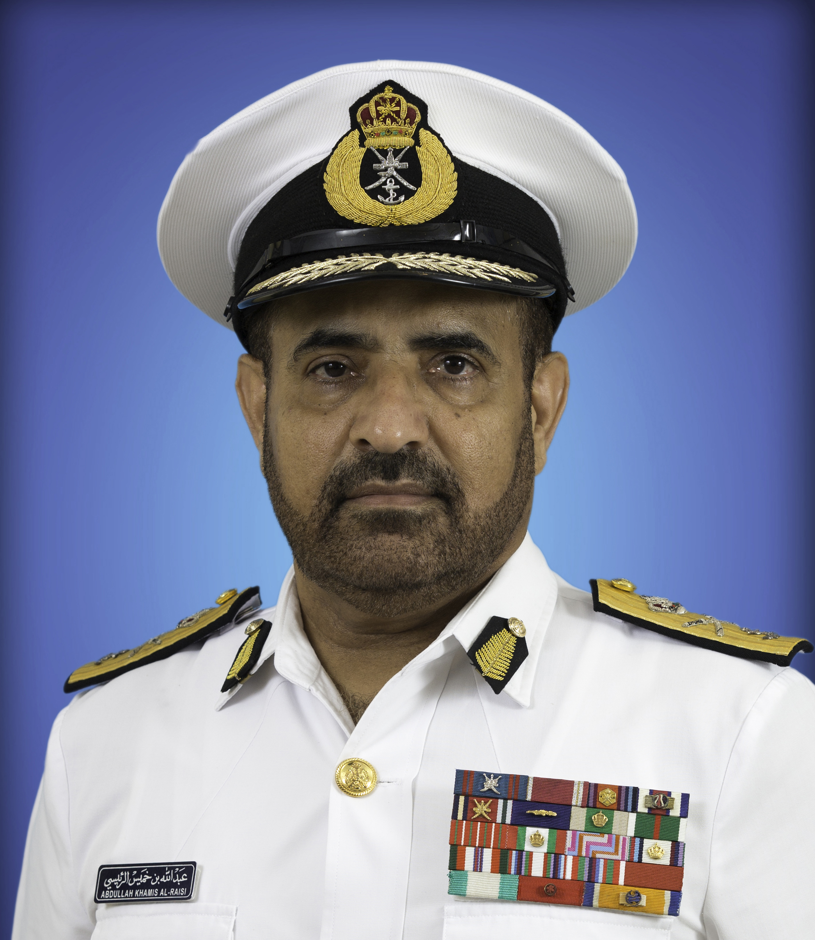 قائد البحرية السلطانية العمانية يعود إلى  البلاد قادماً من مملكة البحرين