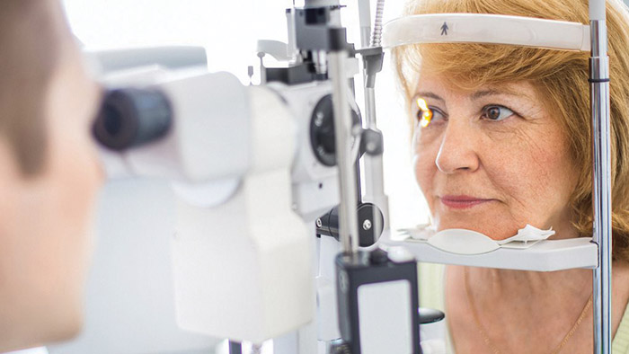 Your eyes as you age: Reduce the risk of age-related macular degeneration