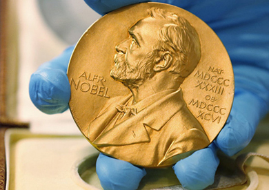 بعد الإعلان عن نسخة 2018.. نوبل للطب بالأرقام وسجلات الفائزين