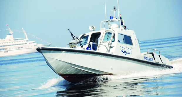 خفر السوحل يقدم مساعدة لقارب صيد عماني
