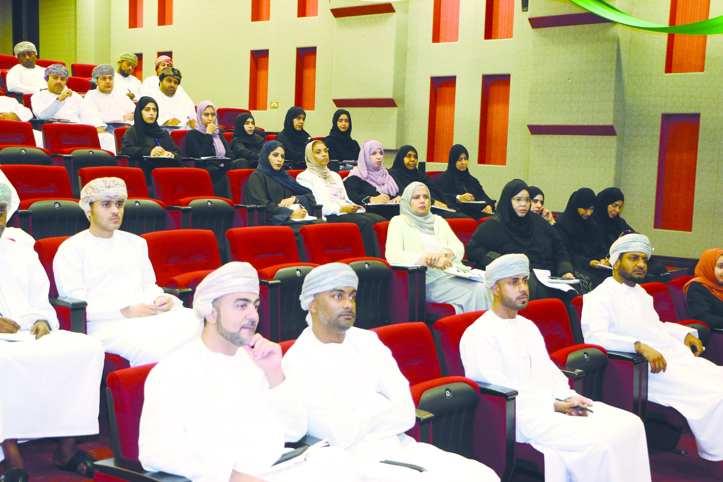 «المالية»تنظم حلقة حول نتائج تدقيق «تنظيم الكهرباء»
