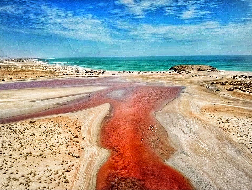 Video: Oman's pink lakes are making a comeback