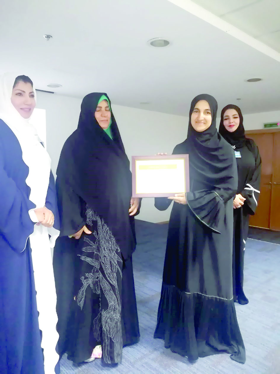 جمعية المرأة العمانية بالعوابي تحقق المركز المجيد في مشروع "ثوبي من صنع يدي"