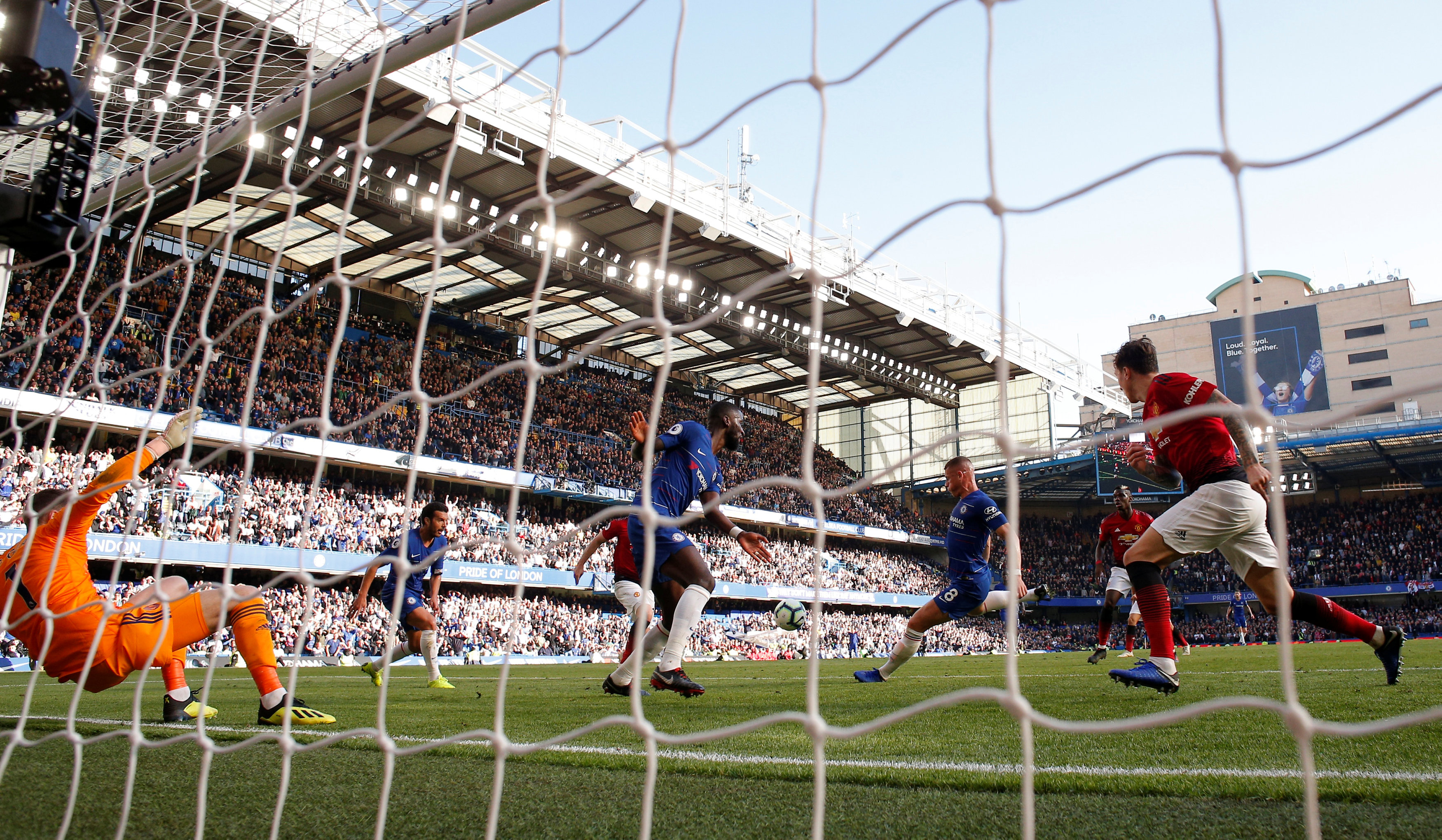 Football: Barkley salvages last-gasp point for Chelsea against Man Utd
