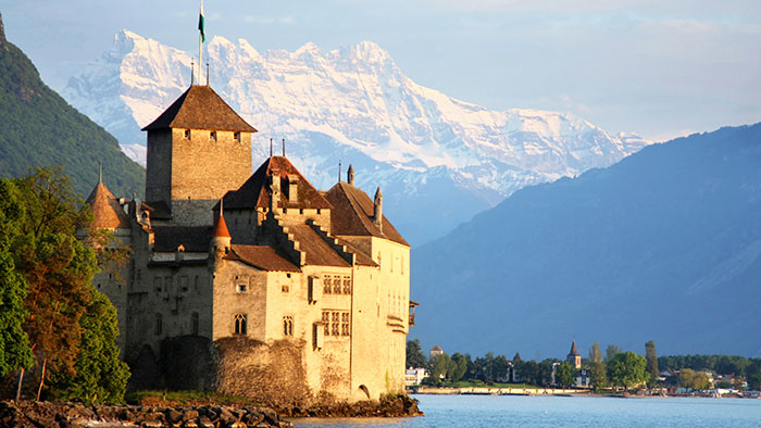 48 hours in Montreux: Style, sophistication, and skiing