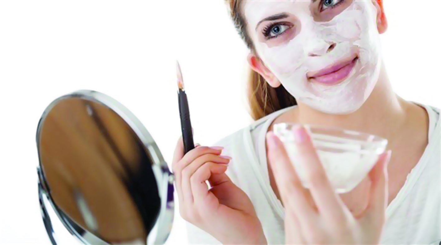 مواد تنظف بشرتك بعمق!