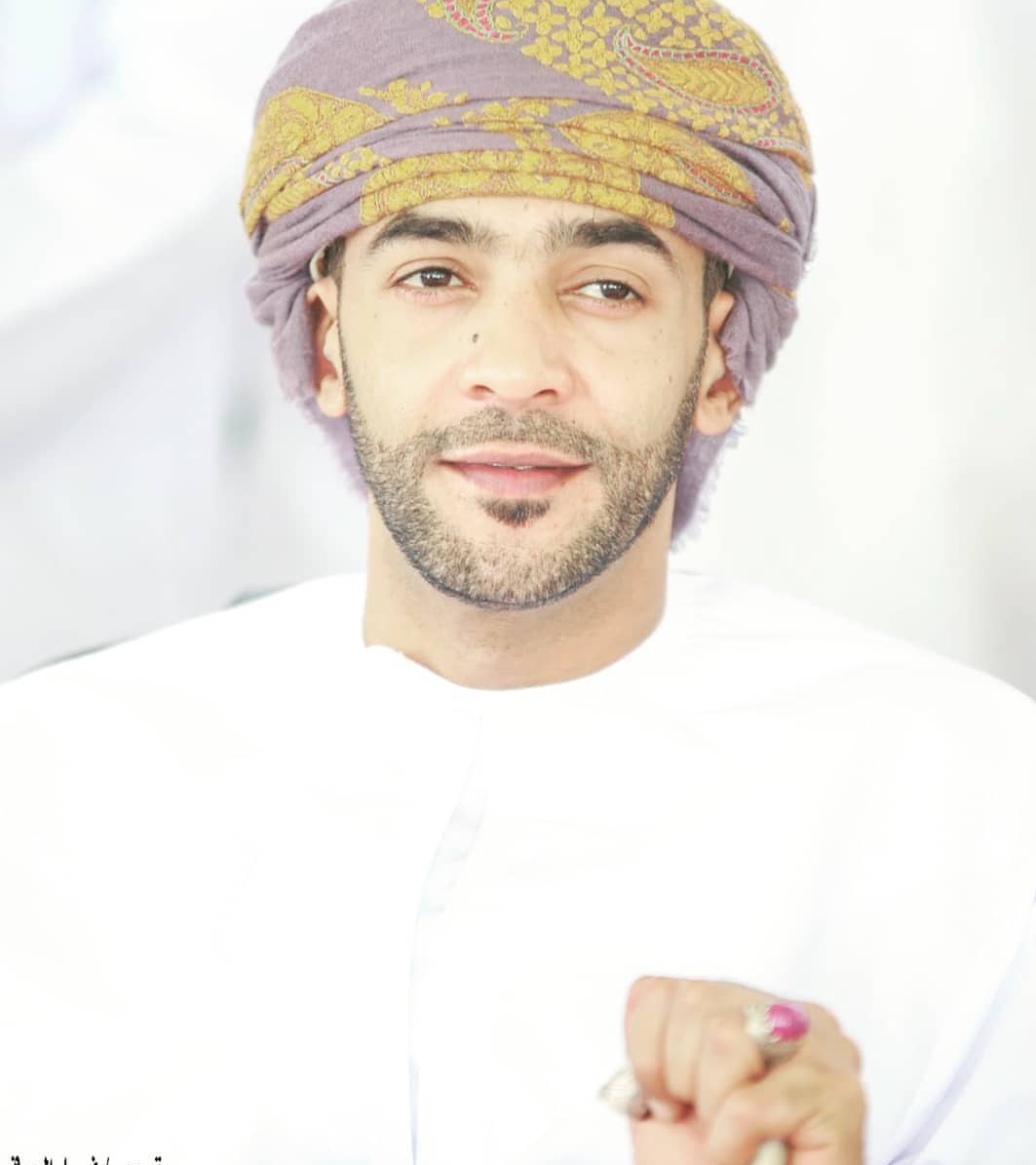 شاب عماني ينافس 8 شباب عرب في برنامج "نجوم العلوم"