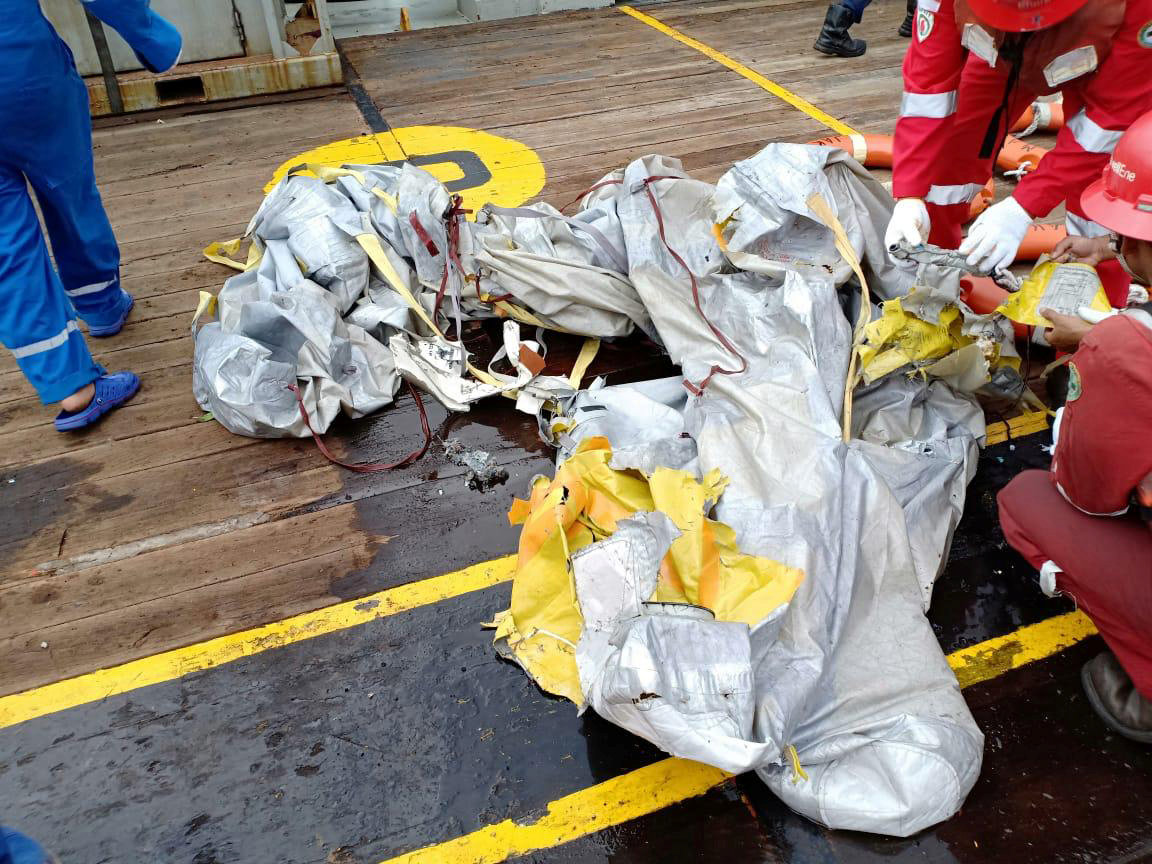 Indonesian plane crashes into sea, all 189 on board feared dead