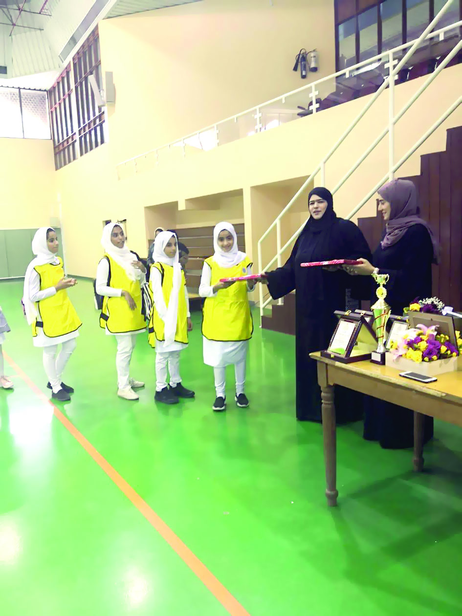 مدرسة الطريف بصحار تنظم   يوماً رياضياً