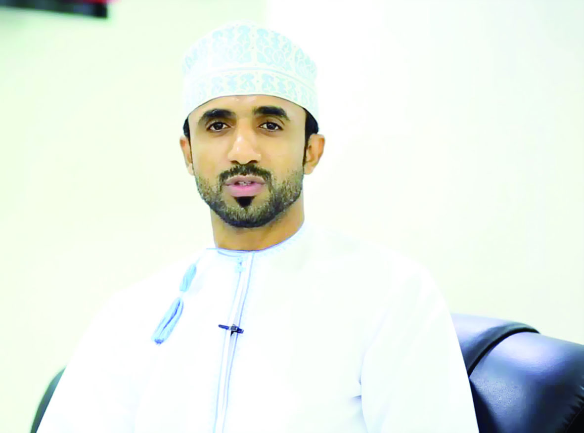 إسماعيل العجمي مديراً لمنتخب الشباب