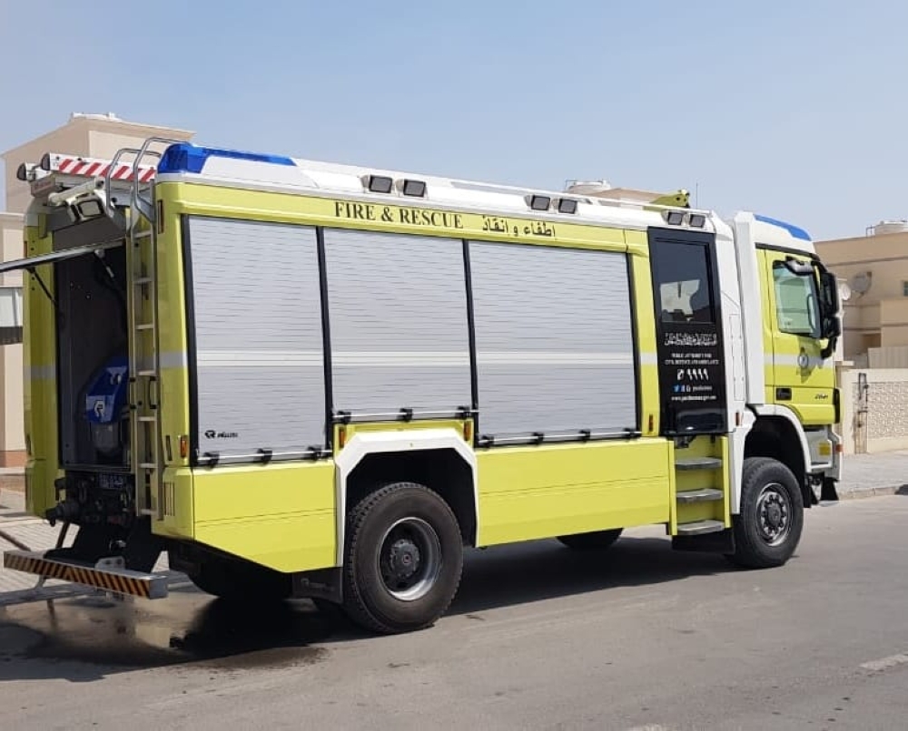 إنقاذ محتجزين في مركبة بصحم