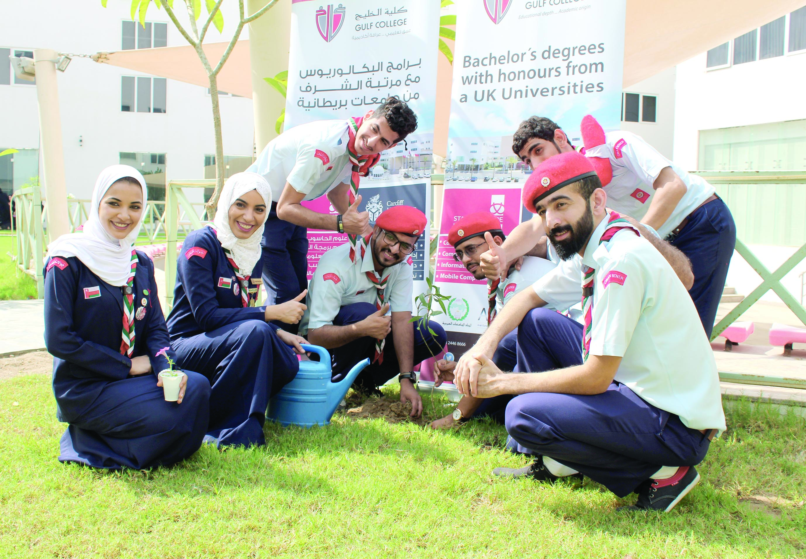 كلية الخليج تشارك العالم الاحتفال بيوم الشجرة