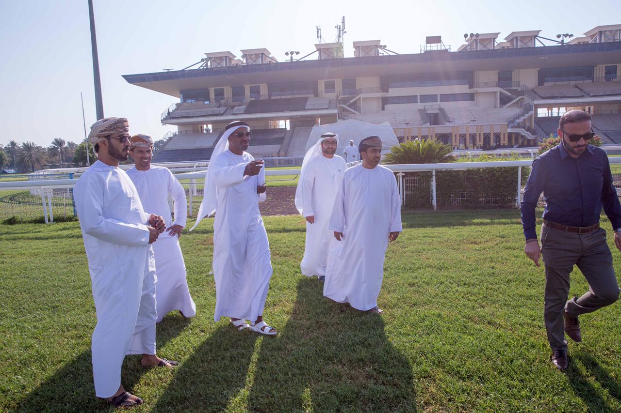 الفيروز يتابع استعدادات الإمارات لاستضافة كأس العالم لالتقاط الأوتاد