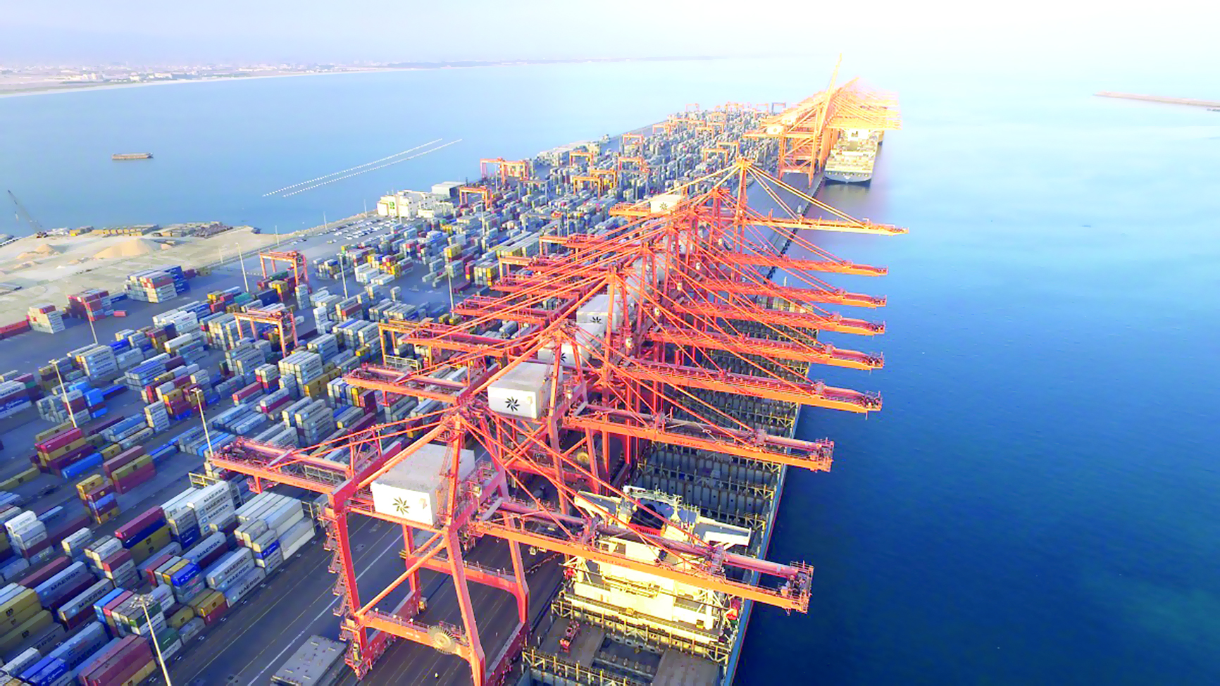 التجارة الخارجية للسلطنة تسجل أعلى معدلاتها منذ 4 سنوات