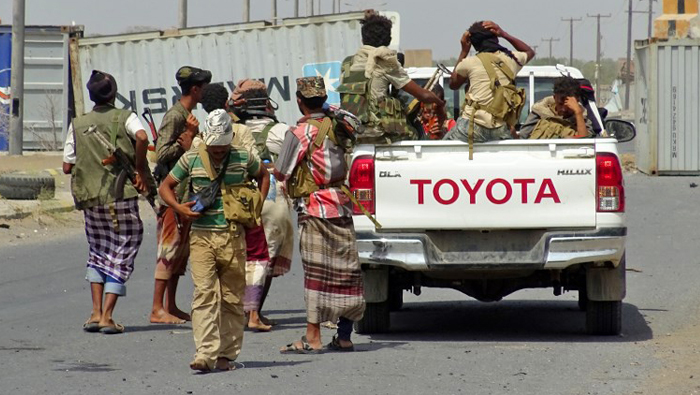 Yemen loyalists push deeper into Hodeida as US reduces support