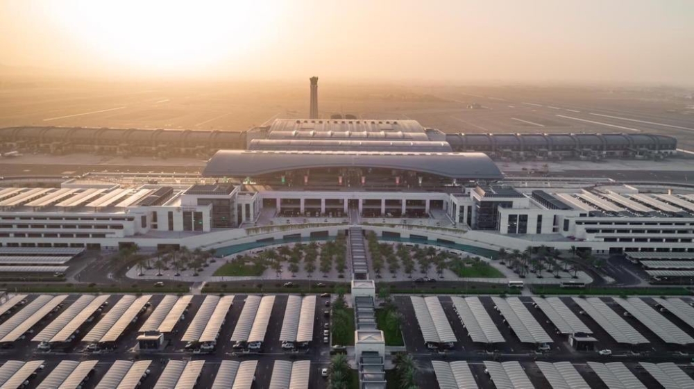 مطارات عمان تنفي خبر إلغاء الرحلات الجوية