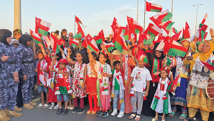 Citizens express love, loyalty as motorcade of His Majesty Sultan Qaboos passes