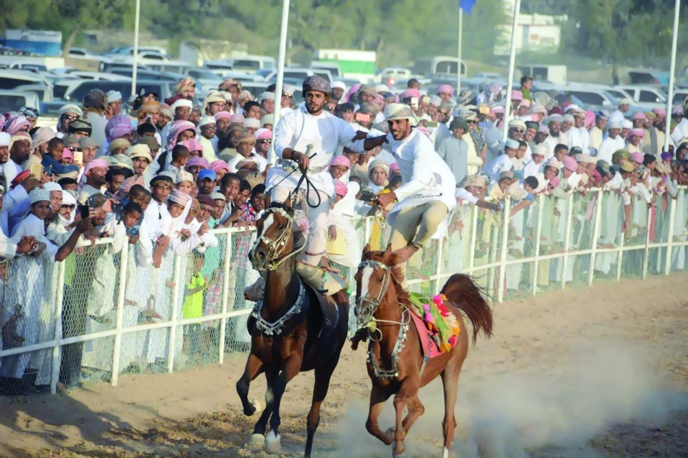 إنجاز جديد.. السلطنة تدرج عرضة الخيل والإبل في قائمة اليونسكو