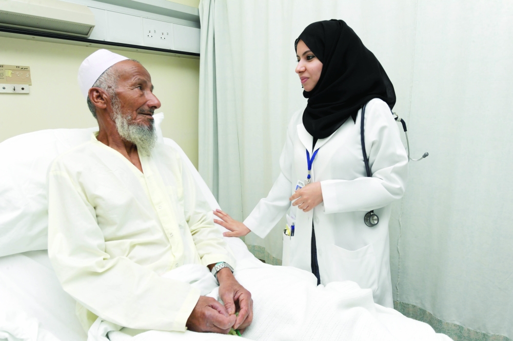 بالأرقام والتفاصيل.. نسبة المُسنين من العُمانيين 6%