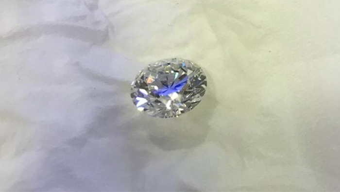 Dubai police recovers stolen diamond worth OMR31,000