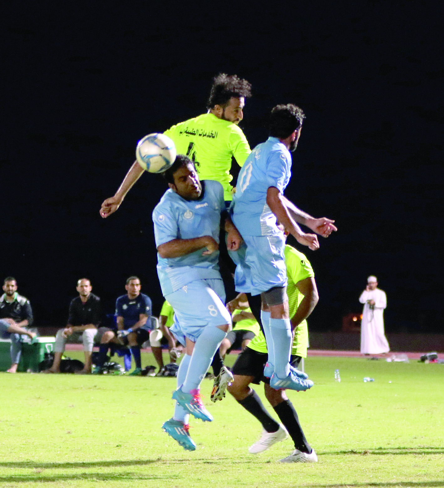 منافسات مثيرة بين الفرق المشاركة في البطولة الكروية الرابعة لوحدات ديوان البلاط السلطاني لكرة القدم
