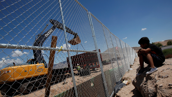 Trump, Democrats row over funding for Mexico border wall
