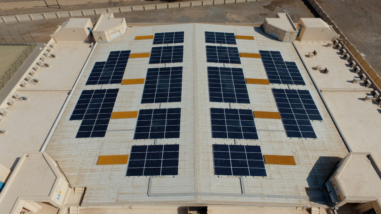 بشراكة بين القطاع الخاص والمؤسسات الحكومية.. افتتاح مشروع الطاقة الشمسية الكهروضوئية ببركاء