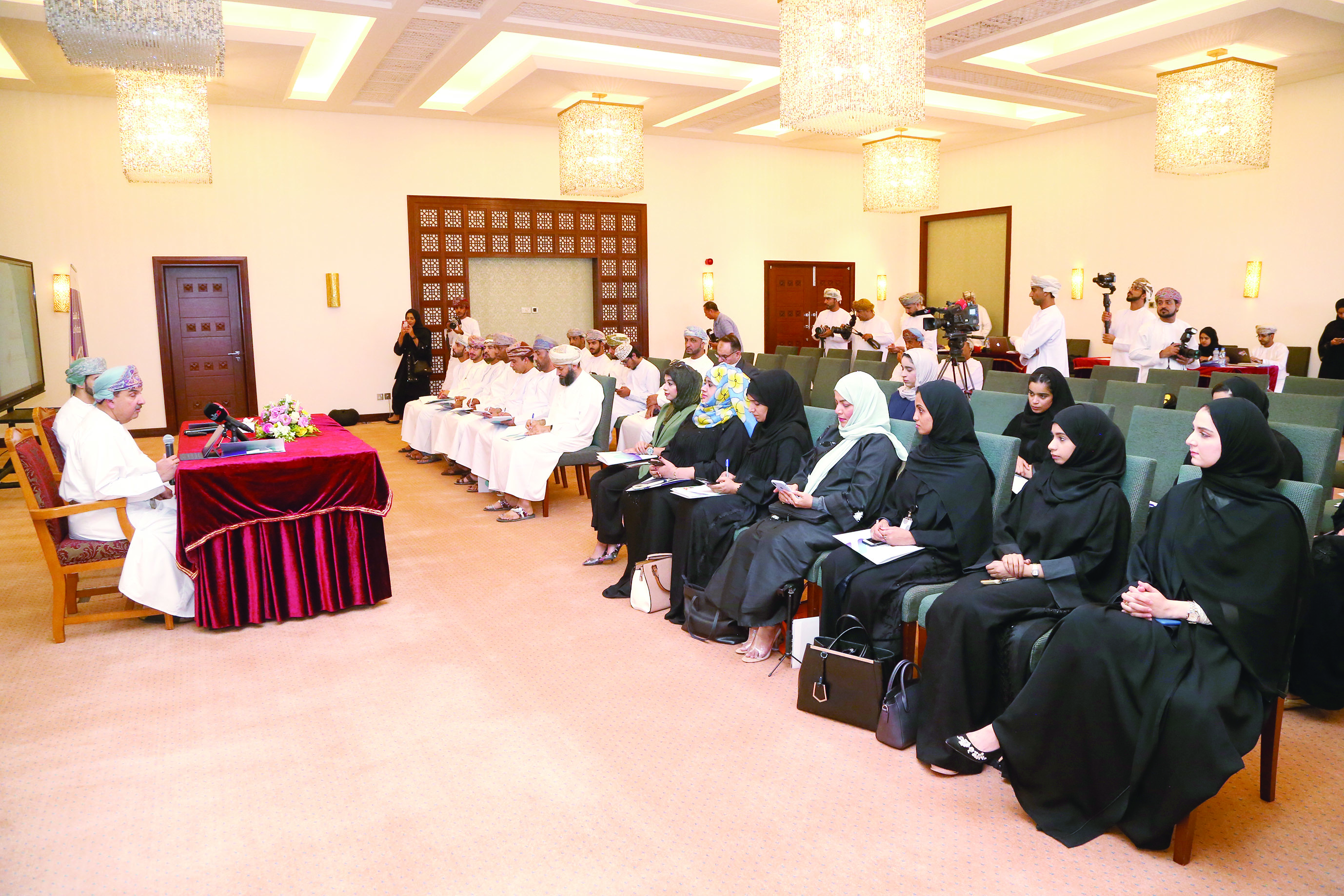 برعاية وزير الديوان  انطلاق "سباق الأفكار التقنية لشباب عمان".. غدا