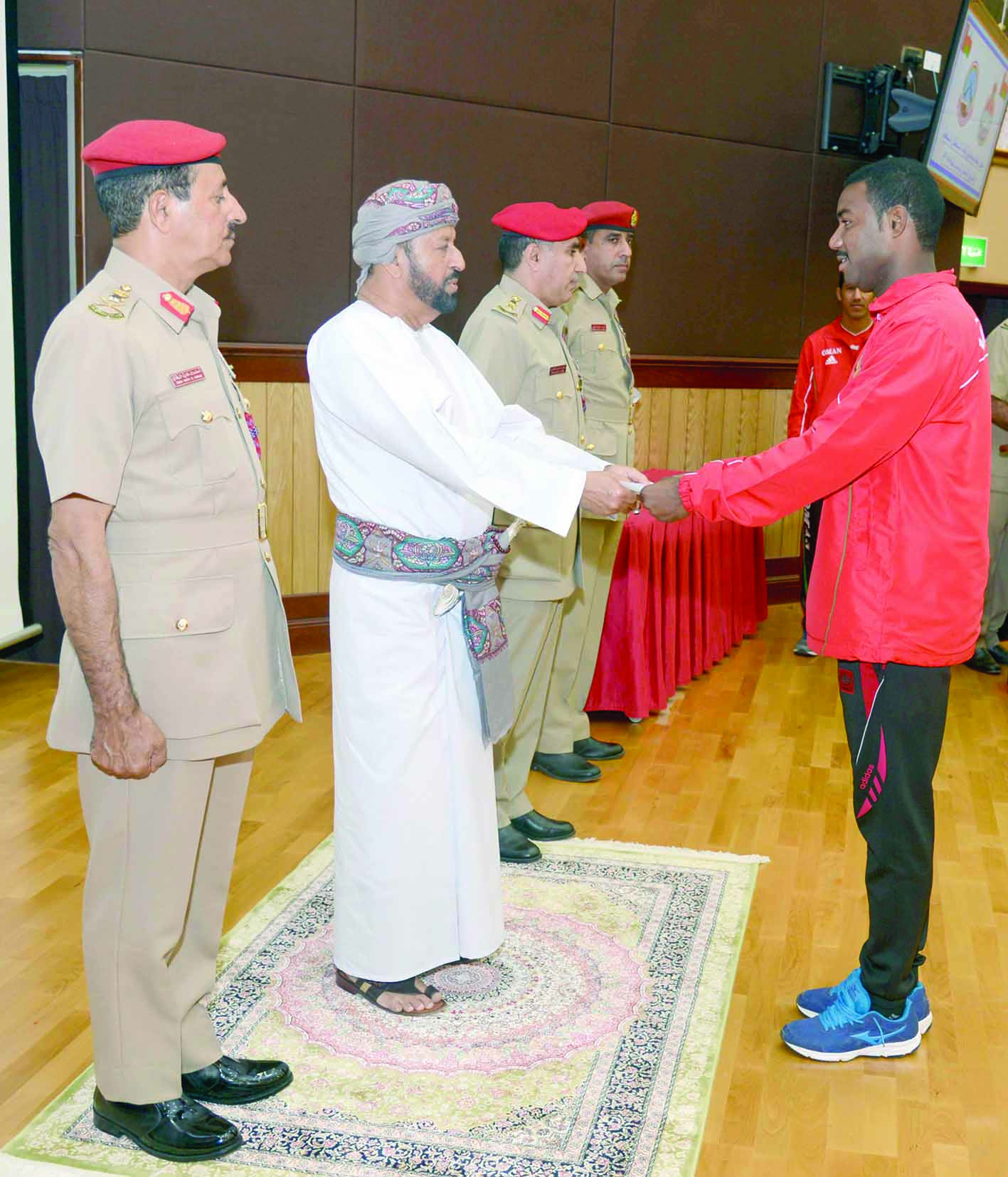 تقديرا للإنجازات المشرفة التي حققها الرماة..
جلالة القائد الأعلى للقوات المسلحة يوجه بتكريم فرق الرماية