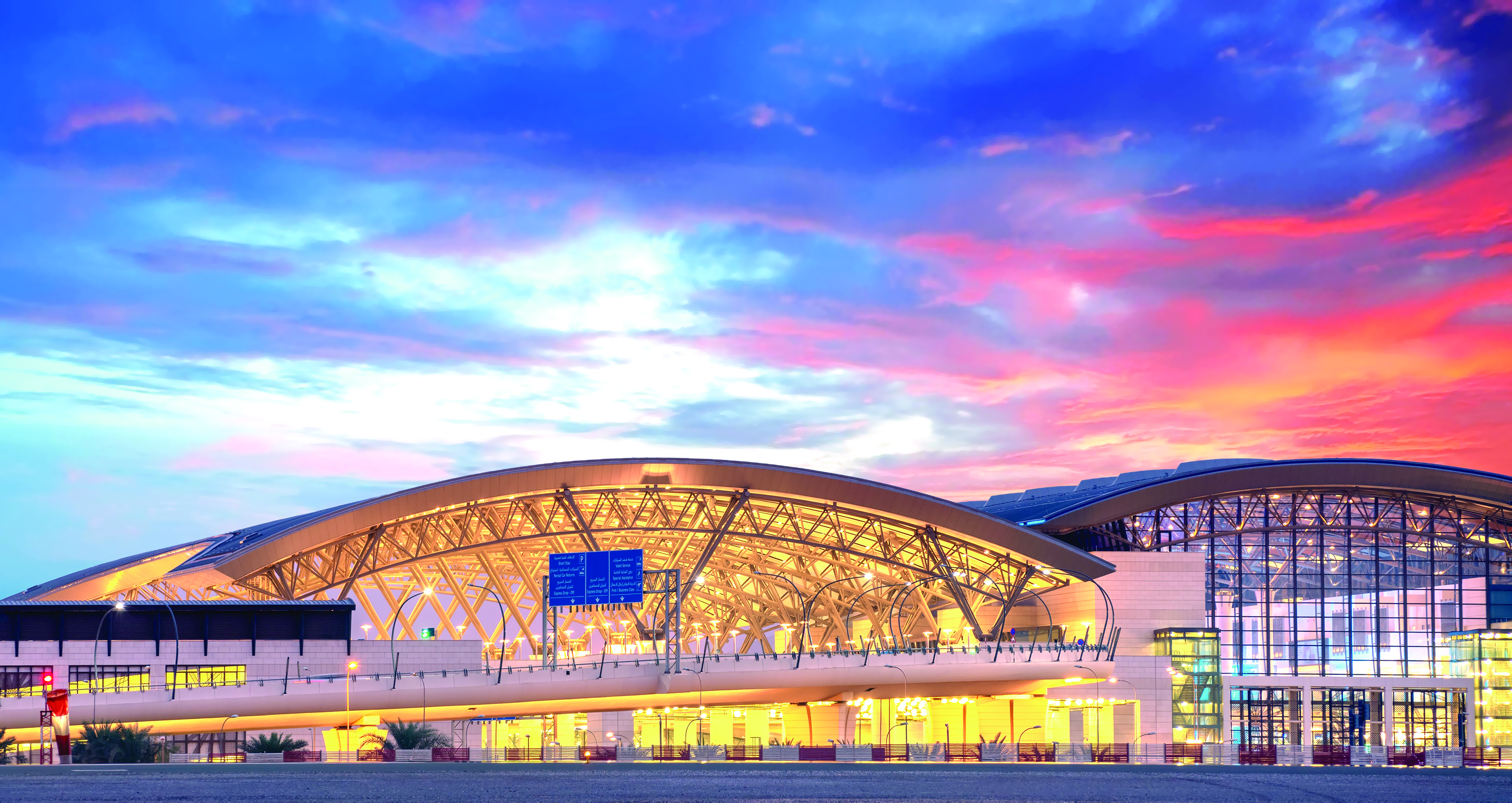 «مسقط الدولي»
أفضل مطار جديد رائد لعام 2018