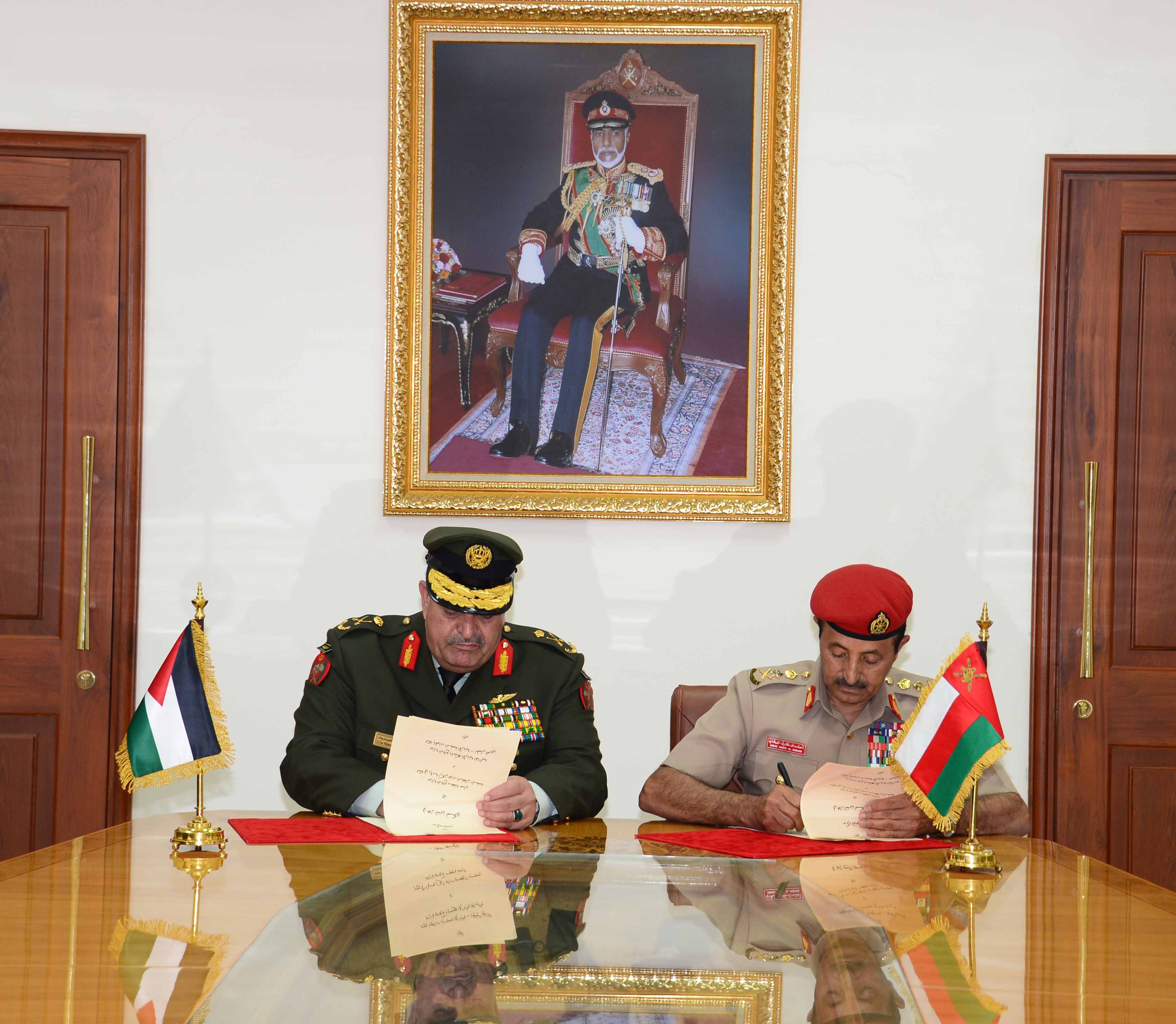 السلطنة والأردن يوقعان على مذكرة التفاهم في مجال التعاون العسكري