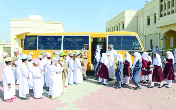 "نسيان طالب داخل الحافلة" لن يحدث مجددا بالسلطنة والتربية توضح