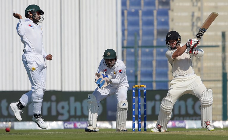Cricket: Pakistan lose Hafeez after Watling's defiance in third Test