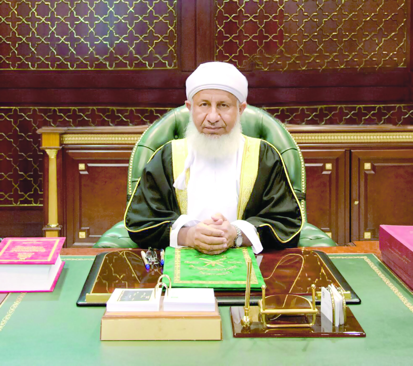 رئيس المحكمة العليا يعتمد قرار ترقية موظفي المجلس لدفعة 2010 - الشبيبة