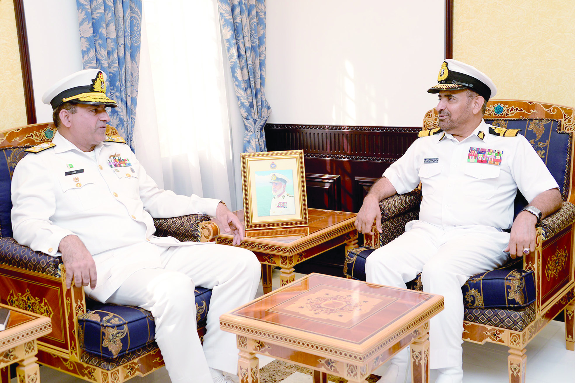 الرئيسي يستقبل  قائد منطقة كراتشي البحرية بالباكستان