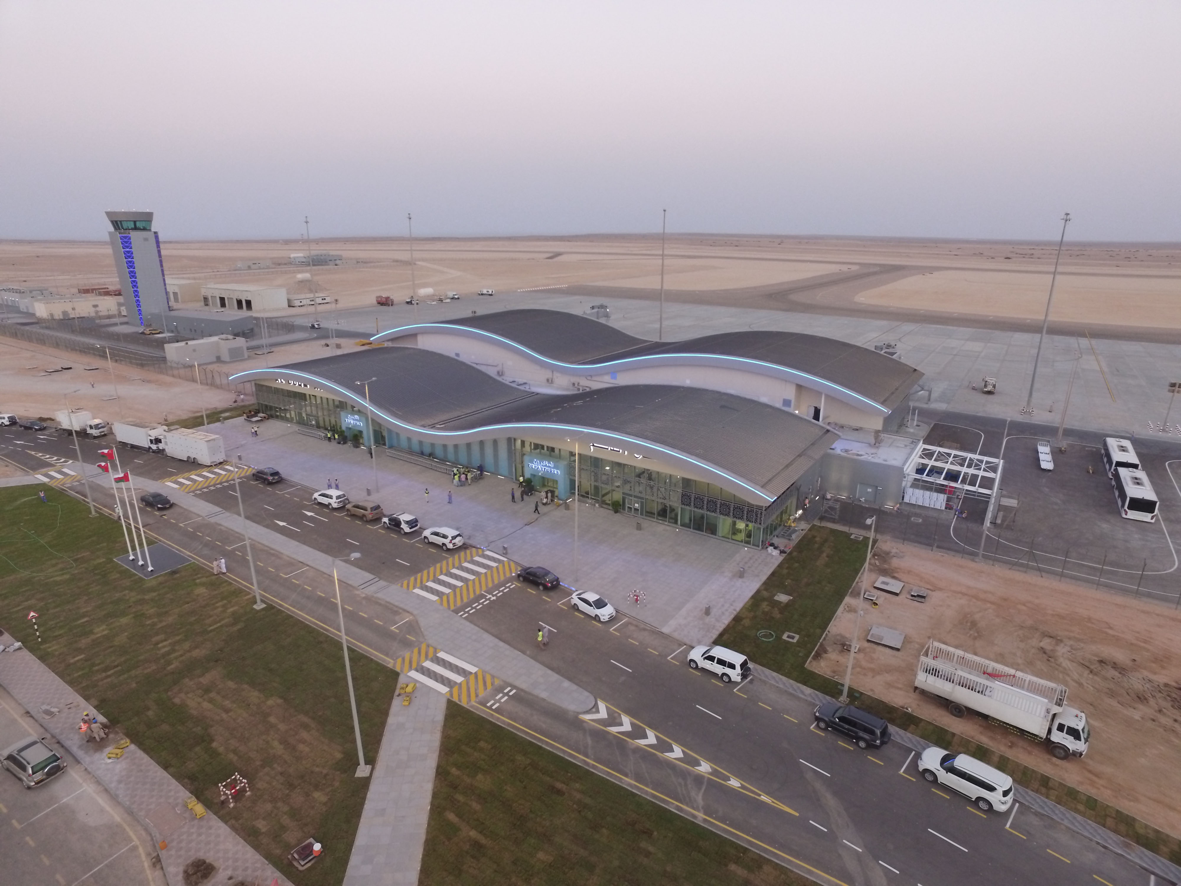 تقدر مساحته (27386) مترا مربعا.. الإعلان عن الافتتاح الرسمي لمطار الدقم