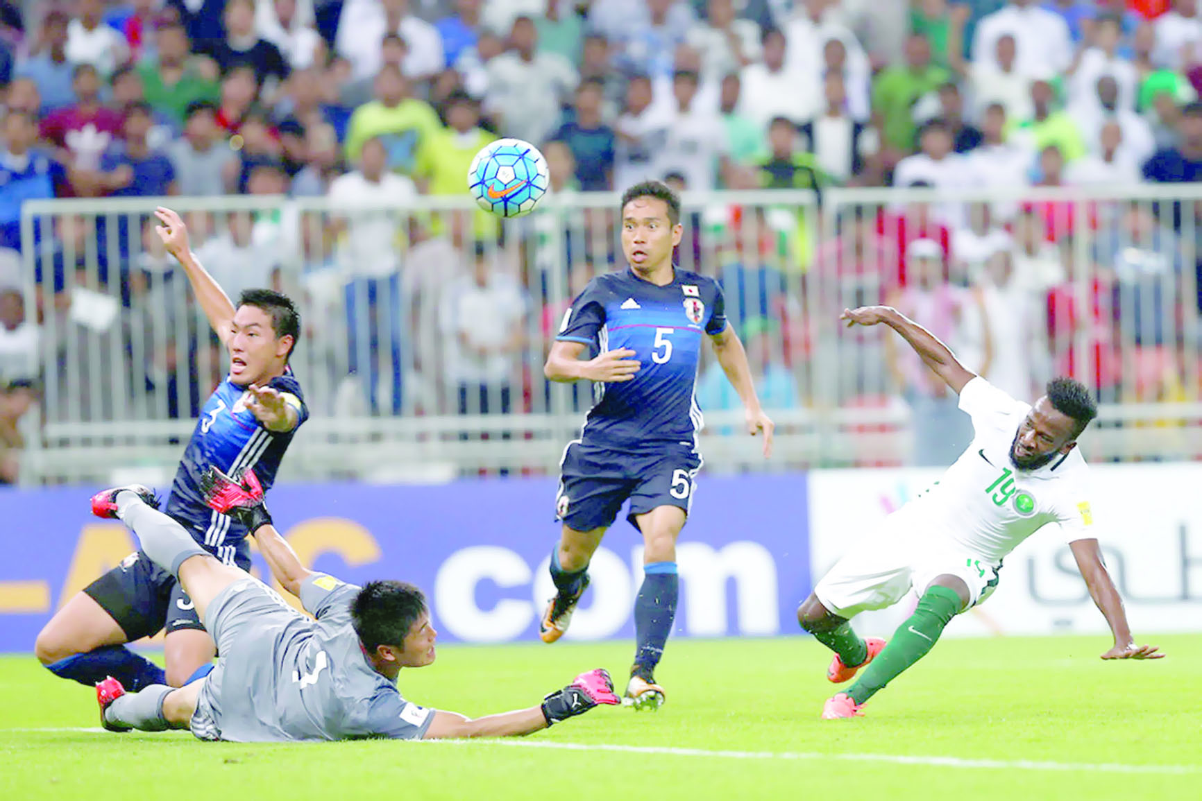 في دور الستة عشر لكأس آسياقمة الأخضر والساموراي تخطف الأنظار
